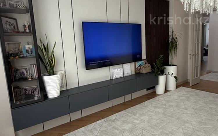 3-комнатная квартира · 126.7 м² · 7/10 этаж, самал 82/4 за 54 млн ₸ в Уральске — фото 2