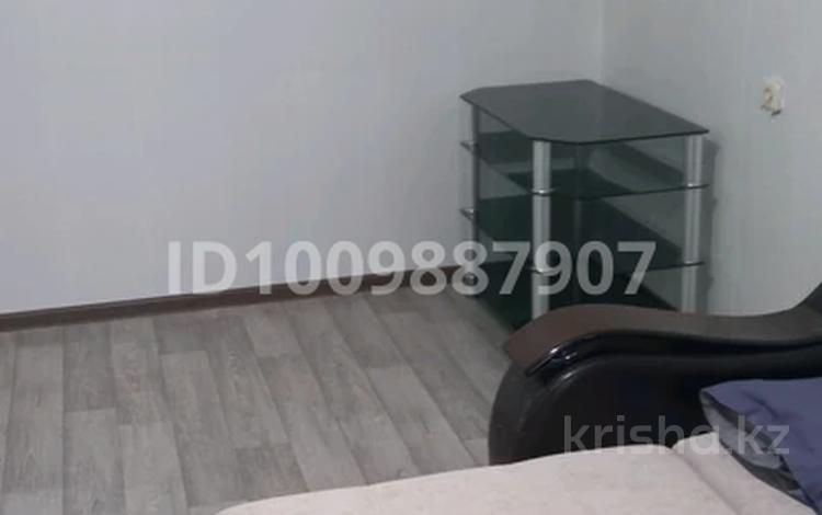1-комнатная квартира · 30 м² · 3/5 этаж, Абая 64 — Школа 21 за 120 000 ₸ в Уральске, мкр Школьник — фото 2