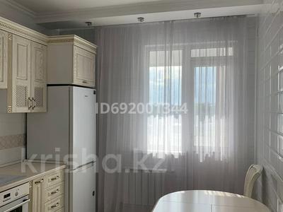 1-бөлмелі пәтер, 40 м², 6/12 қабат ай сайын, Сатпаева 90/36, бағасы: 260 000 〒 в Алматы, Бостандыкский р-н