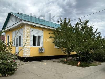 Отдельный дом · 6 комнат · 195 м² · 8 сот., Ермухан Бекмаханов 80 — Пересечение 5 и 21 улиц за 36 млн 〒 в Еркинкале