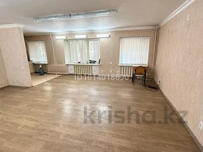 Свободное назначение, офисы, магазины и бутики, салоны красоты, медцентры и аптеки, образование, развлечения · 55 м² за 22 млн ₸ в Караганде, Казыбек би р-н