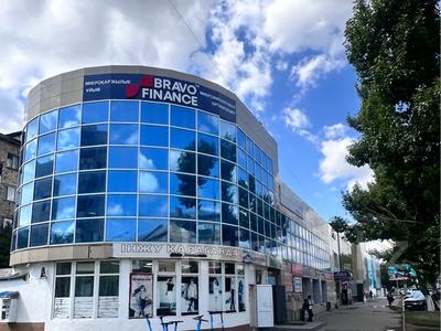 Свободное назначение, офисы, магазины и бутики, общепит, салоны красоты, бани, гостиницы и зоны отдыха, медцентры и аптеки, образование, развлечения · 800 м² за 500 млн 〒 в Караганде, Казыбек би р-н