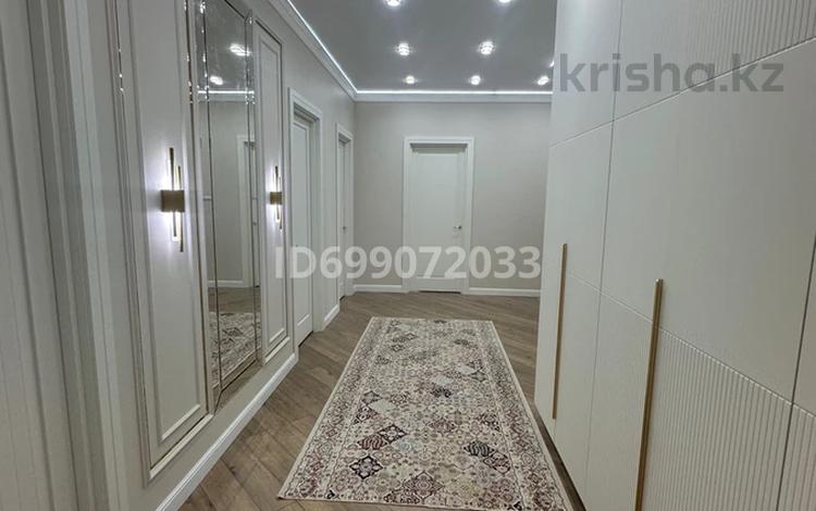 4-бөлмелі пәтер · 167 м² · 2/5 қабат, Абулхайр-хана 56А, бағасы: 90 млн ₸ в Атырау — фото 2