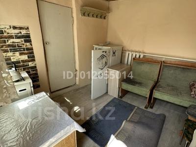 Отдельный дом · 2 комнаты · 30 м², мкр Тастак-3, Рахманинова 97 — Угл карасай батыра за 80 000 ₸ в Алматы, Алмалинский р-н