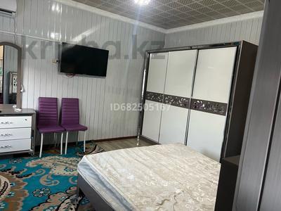 1-комнатный дом помесячно, 80 м², 10 сот., Дулыга батыр 15 за 80 000 〒 в Туркестане