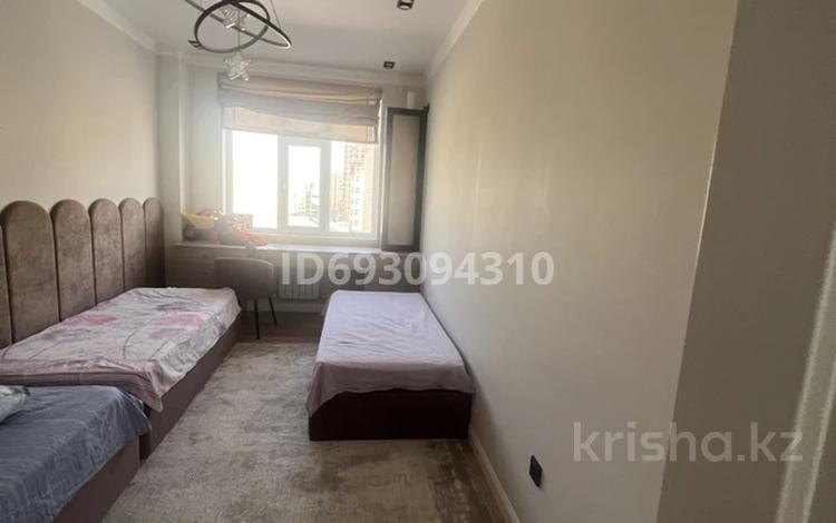 4-комнатная квартира, 180 м², 5/14 этаж, 19-й мкр 44 за 80 млн 〒 в Актау, 19-й мкр — фото 2