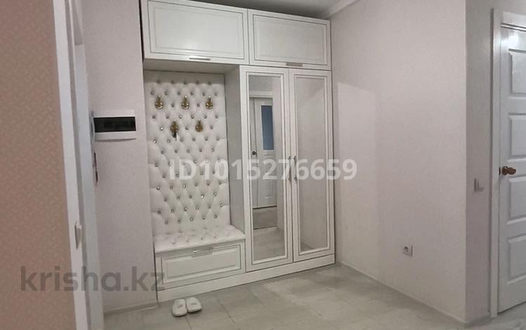 3-бөлмелі пәтер · 78.2 м² · 10/12 қабат, 11 — 11 улица угол пересечение 32 улица, бағасы: 180 000 ₸ в Туркестане — фото 2