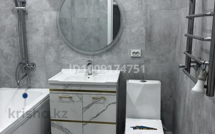2-бөлмелі пәтер · 65 м² · 7/7 қабат, Микрорайон 4 61/1 — Центр, бағасы: 300 000 ₸ в Конаеве — фото 11