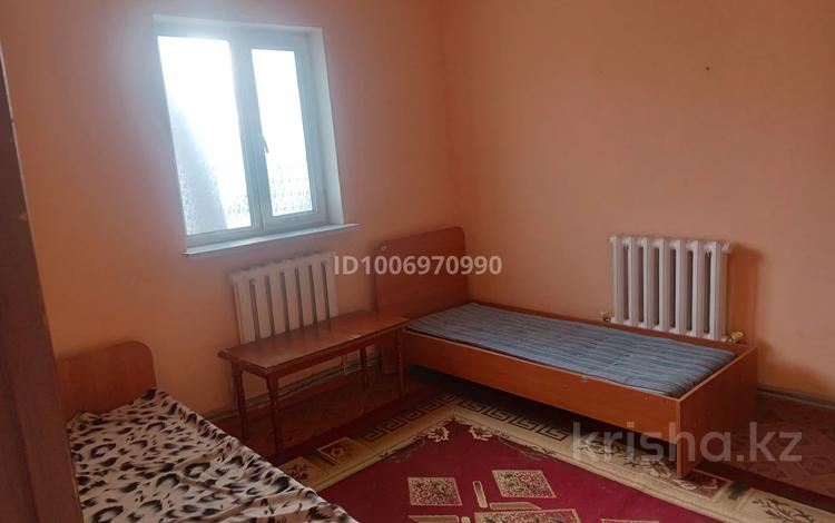 2-бөлмелі пәтер · 40 м² · 1/1 қабат, мкр 13-й военный городок, СМУ 18, бағасы: 90 000 ₸ в Алматы, Турксибский р-н — фото 2