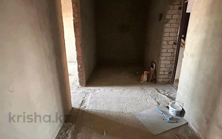 2-бөлмелі пәтер · 100 м² · 5/5 қабат, мкр. Алтын орда, Ораза Татеулы, бағасы: 22.5 млн 〒 в Актобе — фото 2