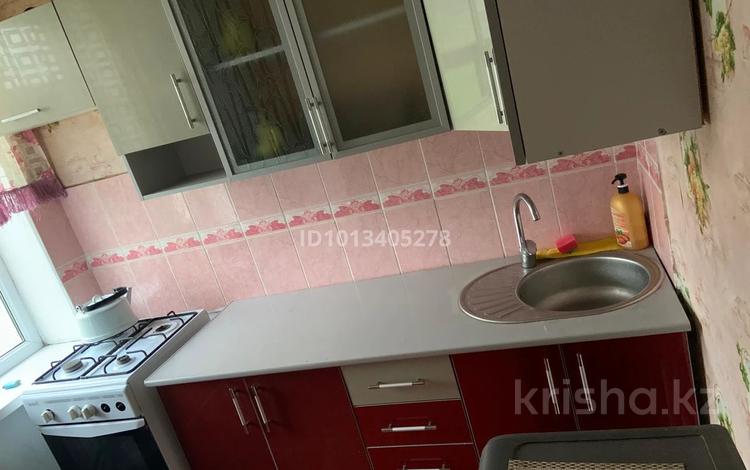 1-комнатная квартира · 36 м² · 2/3 этаж, Абылайхан 36 — Возле площади за 6 млн ₸ в Кентау — фото 2