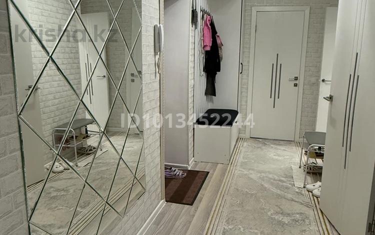 2-комнатная квартира · 67 м² · 1/5 этаж, жилой массив Есет Батыр 44 — Учебное заведение o kerei за 24.8 млн ₸ в Актобе — фото 2