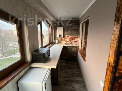 Продажа квартир в Шымкенте: 2-комнатная квартира · 42 м² · 4/5 этаж, Абдыразакова за 15.7 млн 〒 2-комнатная квартира · 42 м² · 4/5 этаж, Абдыразакова за 15.7 млн 〒 в Шымкенте, Аль-Фарабийский р-н