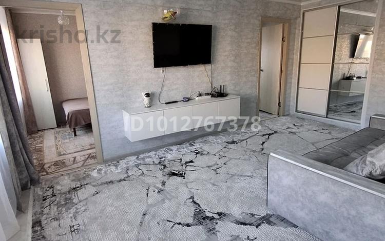 3-бөлмелі пәтер · 50 м² · 5/5 қабат, островского 6 — остановка поликлиника, бағасы: 16 млн ₸ в Усть-Каменогорске — фото 2