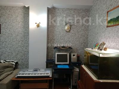 3-бөлмелі пәтер · 62.7 м² · 2/2 қабат, Мухамеджан Тынышпаев — Напротив 22 школы, бағасы: 14.5 млн ₸ в Усть-Каменогорске, Ульбинский
