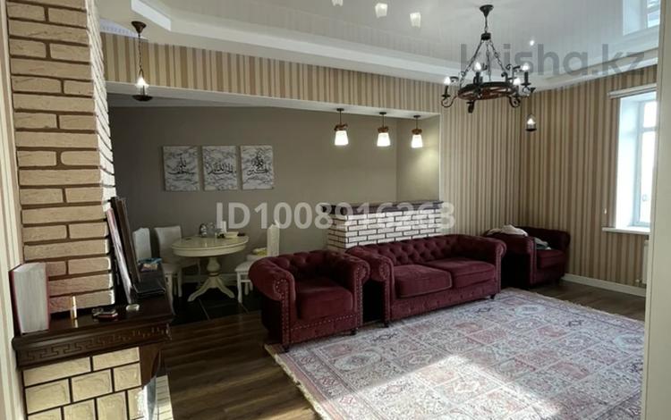 2-комнатная квартира · 64.7 м² · 10/12 этаж, мкр 5, Алии Молдагуловой 3 за 26 млн ₸ в Актобе — фото 2