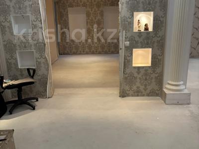 3-бөлмелі пәтер · 144 м², Габдуллина 17/1 — МОЖНО И ПОД ОФИС, бағасы: 77 млн ₸ в Астане, р-н Байконур