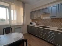 2-бөлмелі пәтер, 80 м², 4/7 қабат ай сайын, 8 микрорайон 41/6 — Абая, бағасы: 400 000 〒 в Алматы, Ауэзовский р-н