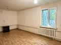 Отдельный дом · 4 комнаты · 210 м² · 10 сот., Латышская 1 за 13.5 млн ₸ в Уральске — фото 10