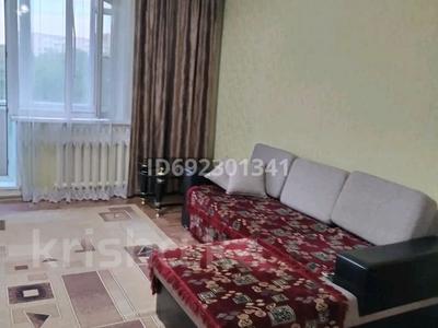 2-комнатная квартира · 56 м² · 3/5 этаж, Иртышская — Бозтаева за 10 000 ₸ в Семее