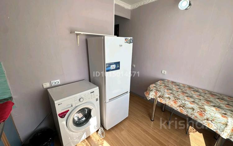 1-комнатная квартира · 10 м² · 5/5 этаж, мкр 5, Есет батыра 107 за 10 000 ₸ в Актобе — фото 2