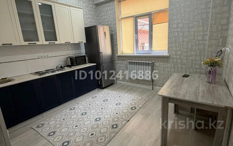2-бөлмелі пәтер · 80 м² · 2/15 қабат, 17-й мкр, ​17-й микрорайон 6, бағасы: 320 000 ₸ в Актау — фото 3