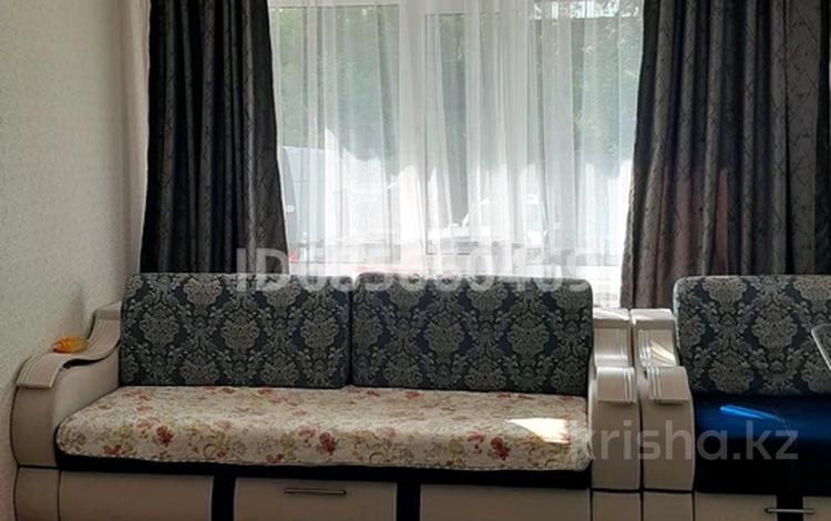 2-бөлмелі пәтер · 50 м² · 1/5 қабат, Абылай хана 60 — Магазин Караван,ресторан Аль-Баракат, бағасы: 15 млн ₸ в Щучинске — фото 2