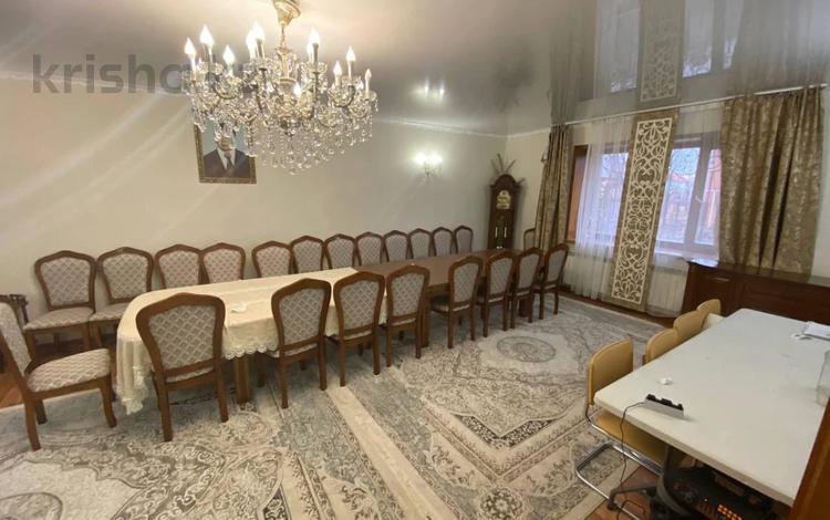 Отдельный дом · 7 комнат · 399.2 м² · 18 сот., Аубакирова 267 за 95 млн ₸ в Мичуринское — фото 2