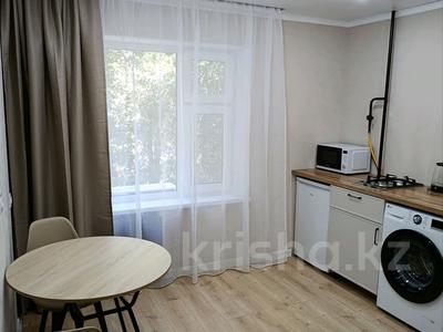 1-комнатная квартира · 32 м² · 3/5 этаж, Маметова 105 за 13 000 ₸ в Уральске, мкр Школьник