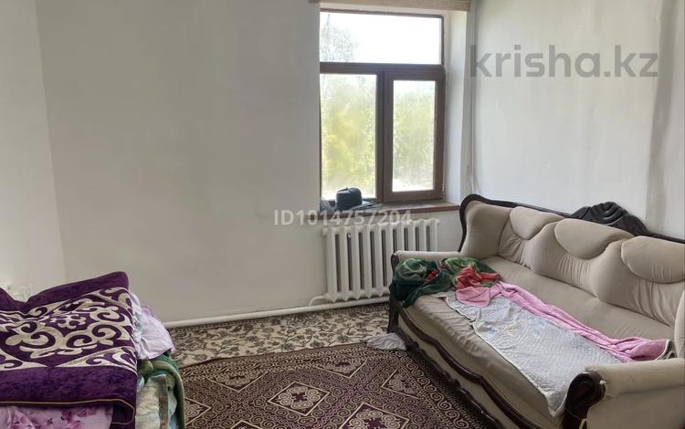 3-комнатная квартира · 62 м² · 2/2 этаж, Дулатова 49 — Умсын ана магазин рядом за 6.5 млн ₸ в  — фото 2