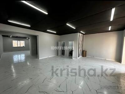 Свободное назначение, офисы, магазины и бутики, склады, салоны красоты, медцентры и аптеки · 308 м² за 75 млн 〒 в Актобе, мкр. Алтын орда