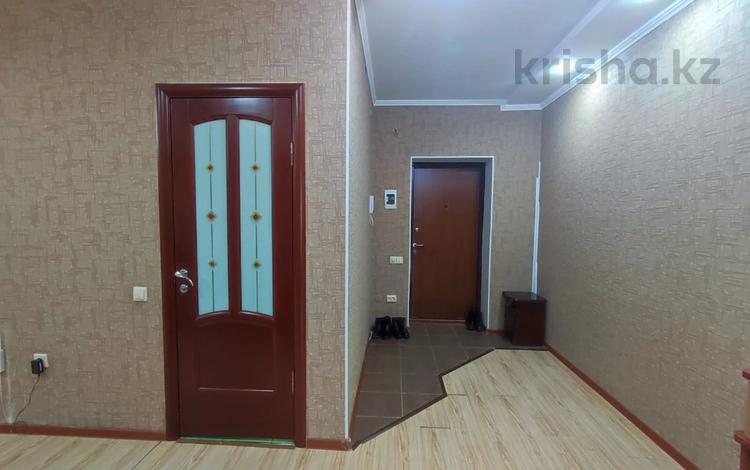 2-комнатная квартира · 90.9 м² · 4/5 этаж, мкр. Алтын орда, алии молдагуловой за 28 млн ₸ в Актобе — фото 2