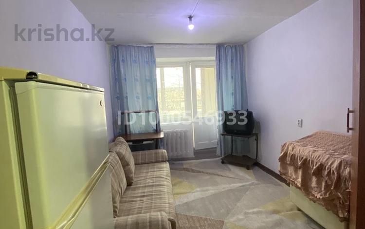 1 бөлме · 15 м² · 3 қабат, Селевина 15, бағасы: 90 000 ₸ в Семее — фото 2