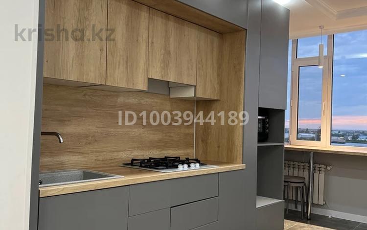 2-комнатная квартира · 72 м² · 8/9 этаж, Абая 244 за 15 000 ₸ в Уральске — фото 25