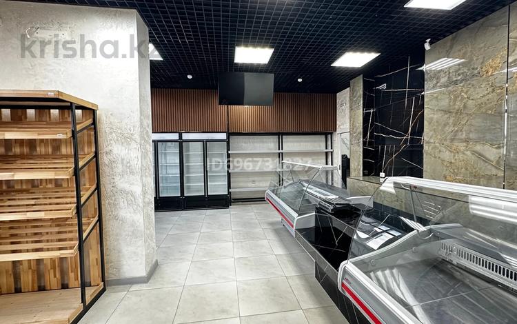 Еркін, кеңселер, дүкендер мен бутиктер · 81.7 м², бағасы: 63 млн ₸ в Атырау — фото 21