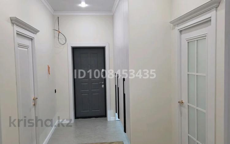 3-комнатная квартира · 100 м² · 2/9 этаж, мкр. Алтын орда, Алия Молдагулова 66г за 65 млн ₸ в Актобе — фото 9