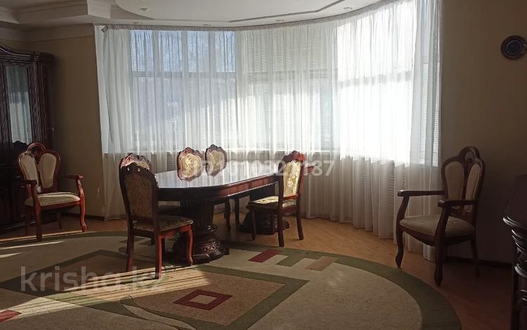 4-комнатная квартира · 150 м² · 2/6 этаж, Сарайшык 79/2 за 350 000 〒 в Уральске — фото 24