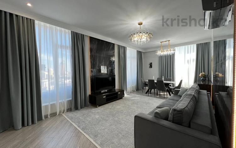 3-комнатная квартира, 124 м², 14/14 этаж помесячно, Кайым Мухамедханов 1/2