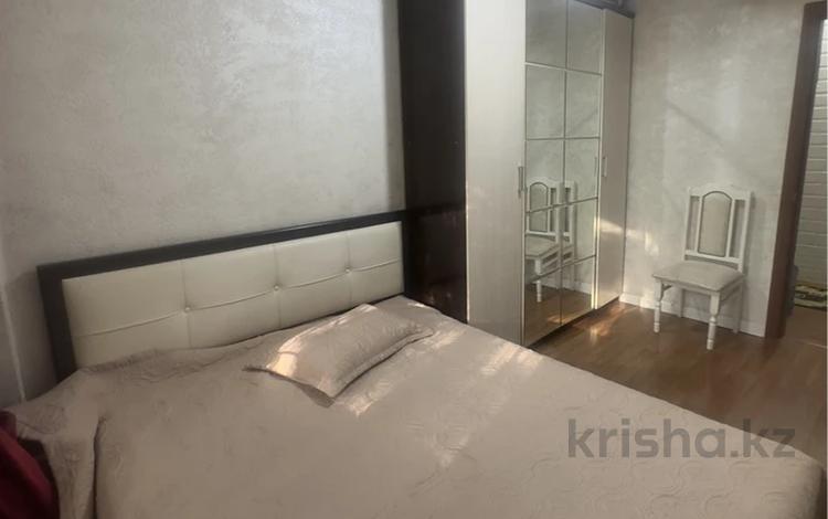 4-комнатная квартира · 62 м² · 1/5 этаж, Майкудук, 16й микрорайон 22 за 14.5 млн ₸ в Караганде, Алихана Бокейханова р-н — фото 2