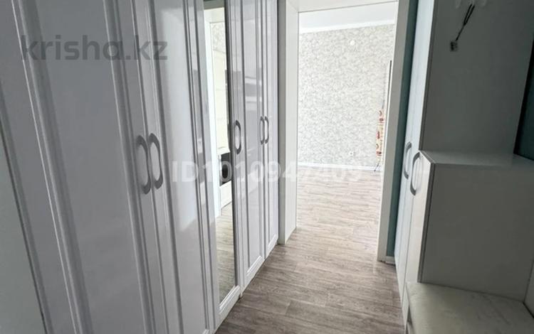 2-бөлмелі пәтер · 65 м² · 9/9 қабат, Алтын орда ш/а., Ораза татеулы 5А — 63 школа, бағасы: 220 000 ₸ в Актобе, мкр. Алтын орда — фото 2