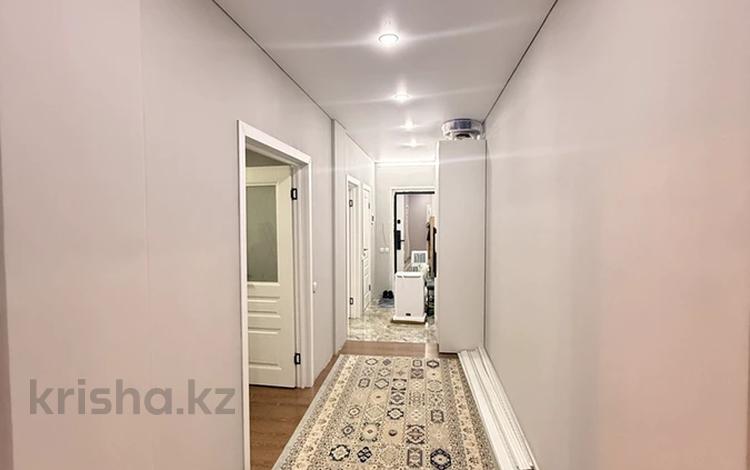 3-бөлмелі пәтер · 90.5 м² · 8/20 қабат, Жургенова 19 блок 2 — ГОРЯЧКА, бағасы: ~ 48 млн ₸ в Астане, Сарайшык р-н — фото 2