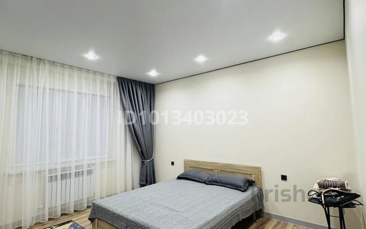 1-комнатная квартира · 64 м² · 5/9 этаж, мкр Нурсая, Елорда 6/3, 6/4, 6/5, 6/6, 6/7, 6/8, 6Б за 15 000 ₸ в Атырау — фото 2