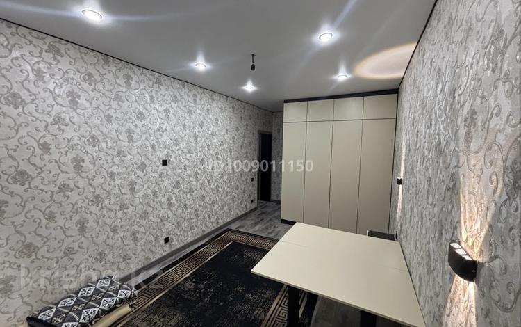 2-бөлмелі пәтер · 75 м² · 3/5 қабат, мкр. Алтын орда, Мәңгілік ел 18А — Мәңгілік ел 18А, бағасы: 200 000 ₸ в Актобе — фото 2