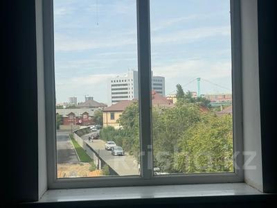 1-комнатная квартира · 55 м² · 3/5 этаж, Ак шагала 1 за 230 000 〒 в Атырау, мкр Авангард-3