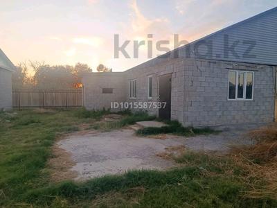 Жеке үй · 3 бөлме · 120 м² · 10 жүзд., Кастеева 108 — Вдоль трассы, бағасы: 18 млн ₸ в Жаналыке