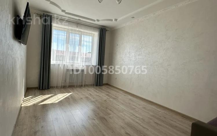 1-комнатная квартира · 43.4 м² · 5/9 этаж, мкр Нурсая, Таумуш Жумагалиев 15 за 20 млн ₸ в Атырау — фото 8
