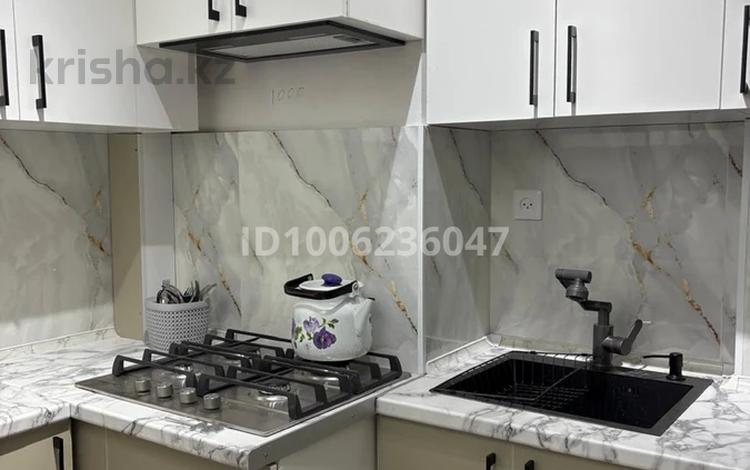 2-комнатная квартира · 50 м² · 3/6 этаж, Мкрн. Акжайык — Тулеметова за 180 000 ₸ в Шымкенте — фото 13