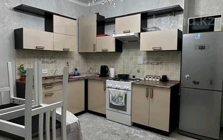 2-комнатная квартира, 75 м², 3/4 этаж помесячно, мкр Нурсат 203 — Аллея