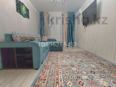 2-комнатная квартира · 56 м² · 1/5 этаж, 11-й мкр 15 за 2 000 〒 в Актау