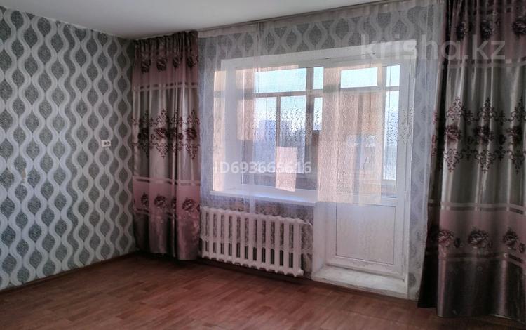 1-комнатная квартира, 40 м², 4/9 этаж помесячно, Синицына 11 — Цемпоселок, возле военного госпиталя за 90 000 〒 в Семее — фото 2